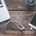 computer-device-earphones-583842-min