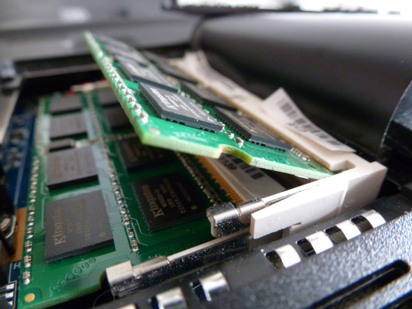 Nâng cấp RAM cho laptop có thật sự đơn giản?
