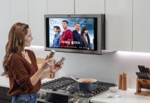 Lò vi sóng GE Kitchen Hub: vừa nấu ăn vừa thoả sức cày Netflix!