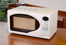 Cẩm nang mua lò vi sóng 101: Kích thước lò của các thương hiệu phổ biến