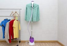So sánh bàn ủi khô và bàn ủi hơi nước, nên mua loại nào?