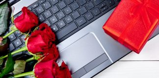 Top laptop mỏng nhẹ dành cho nữ mùa Valentine đảm bảo "đánh gục" mọi cô gái