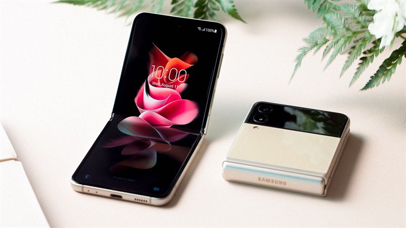 Z Flip 3 có dung lượng pin không quá cao so với các smartphone cao cấp khác