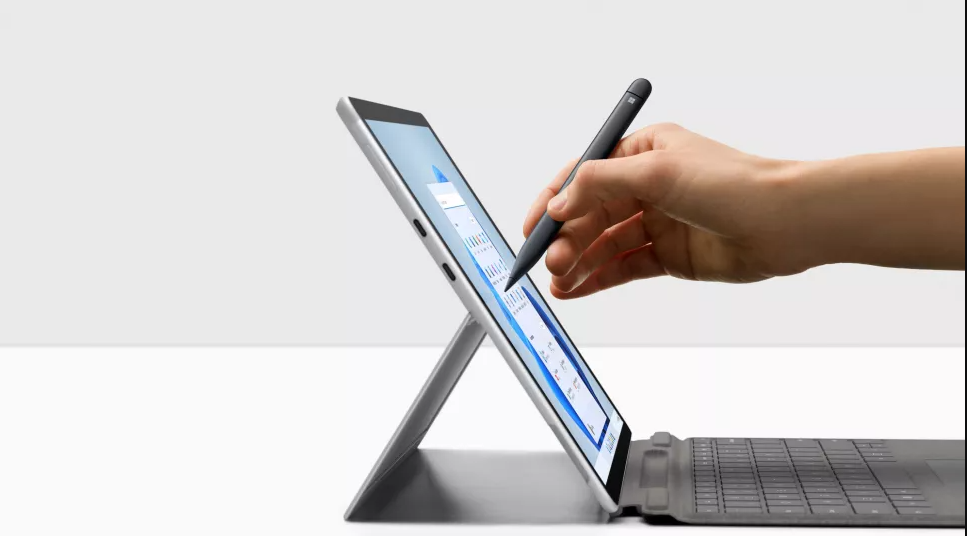 Surface Pro Thiết bị 2 trong 1 đáp ứng nhu cầu sử dụng công nghệ hiện đại