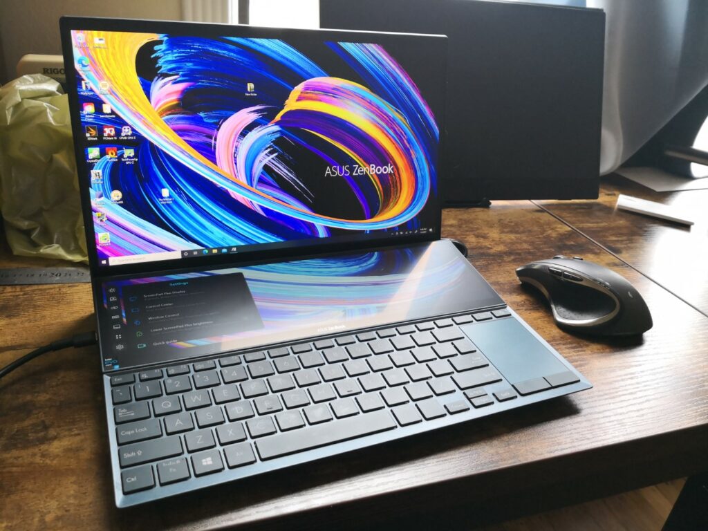Laptop ASUS ZenBook Duo UX482EA một sự lựa chọn cao cấp hơn trong top 3 laptop đang được giảm giá cực mạnh 
