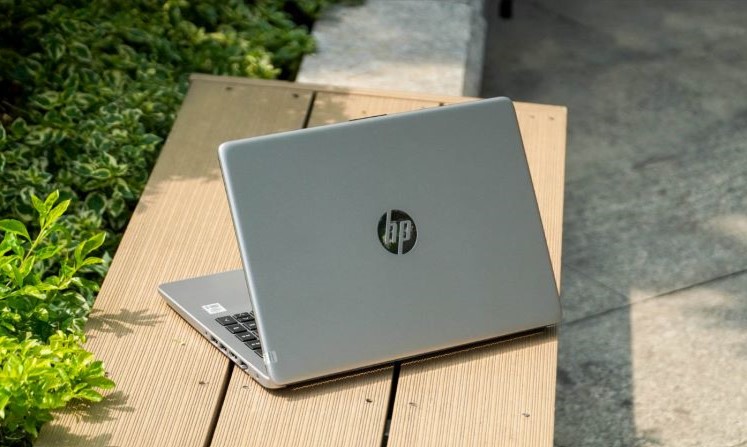 laptop-HP-240-G8-2