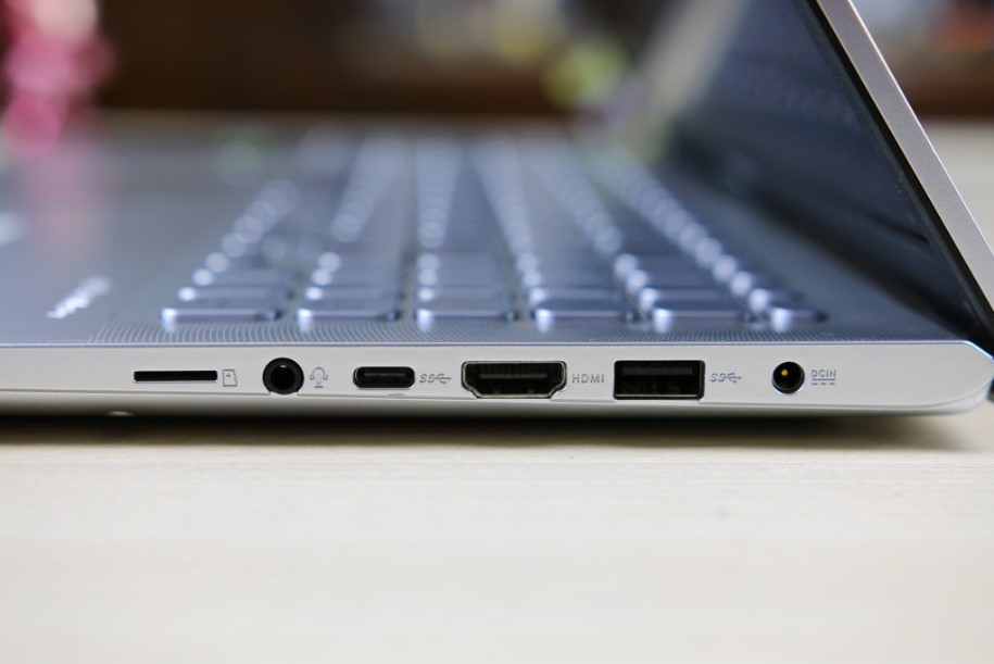 Cong ket noi Laptop Asus VivoBook 15 X515EA