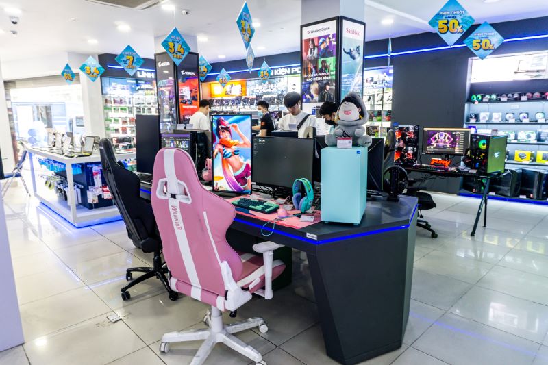 Showroom Phong Vũ Quận 3 thay đổi diện mạo, trở thành siêu thị máy tính hàng đầu Việt Nam 4 goc gaming zone phong vu 2