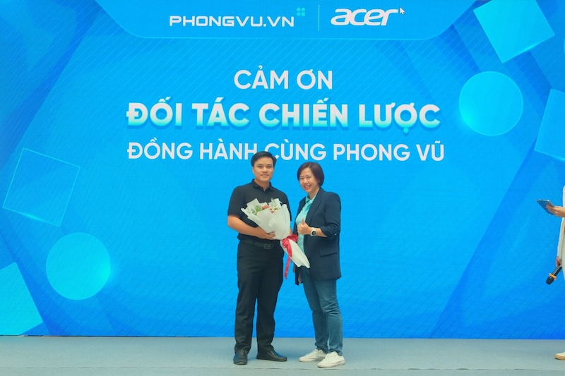 Phong Vu cam on doi tac Acer