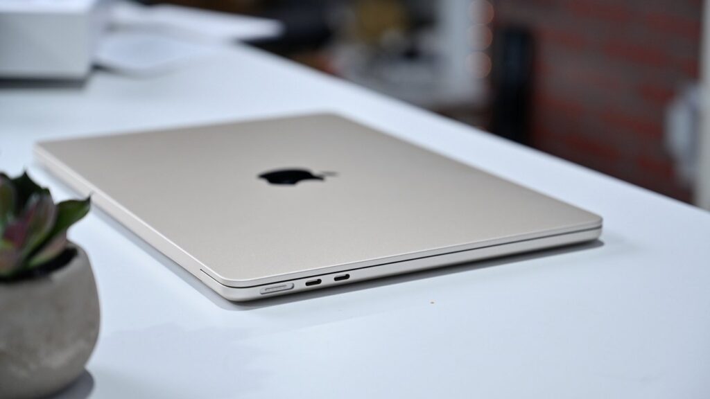 So sánh MacBook Air M2 13 inch và 15 inch, nên mua máy nào?