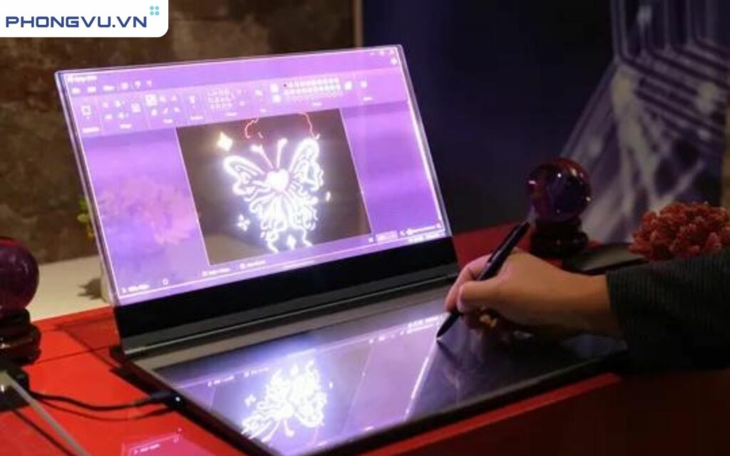 MWC 2024: Lenovo ThinkBook Concept ra mắt với công nghệ màn hình trong suốt độc đáo