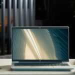 Top-10-laptop-mini-2024-nho-gon-mang-di-dau-cung-tien-3