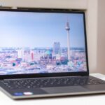 Top-10-laptop-mini-2024-nho-gon-mang-di-dau-cung-tien-4