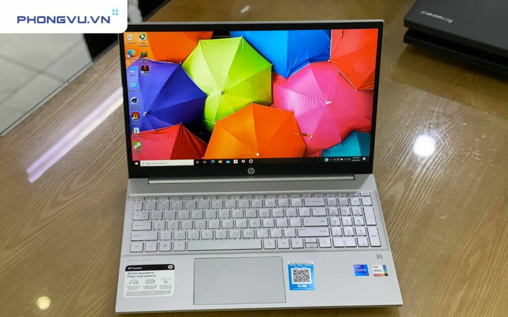 Laptop HP Pavilion thường được thiết kế chủ yếu theo khuôn mẫu quen thuộc, với vẻ ngoài đơn giản