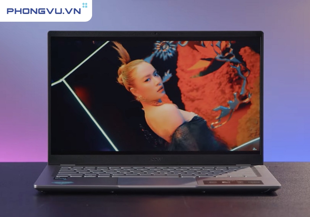 Laptop Acer Swift sở hữu màn hình hiển thị rộng, sắc nét.