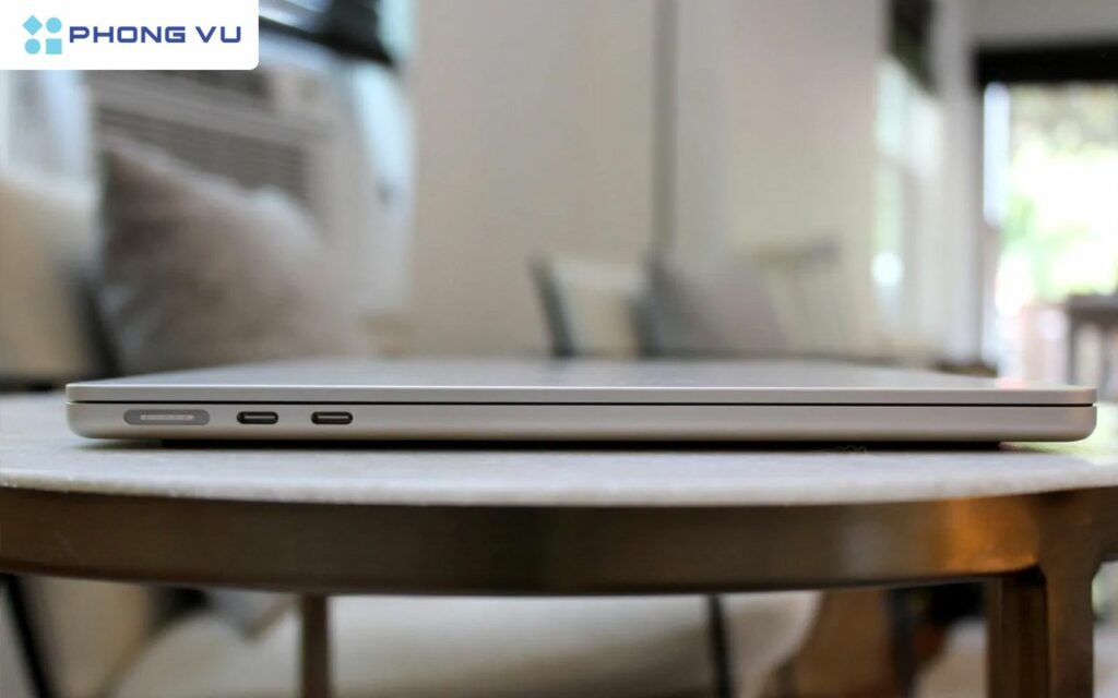 so tài ASUS Vivobook S 15 và MacBook Air M3