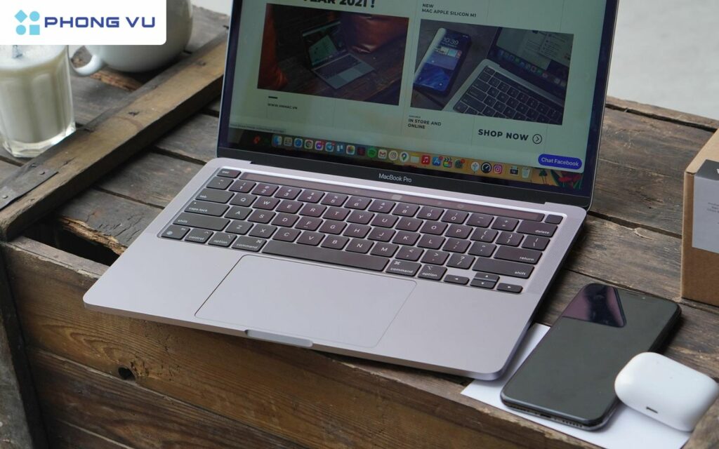 Macbook tiện lợi hơn trong việc tương thích từ hệ sinh thái của hãng chuyển đổi qua lại giữa các thiết bị dễ dàng và nhanh chóng hơn