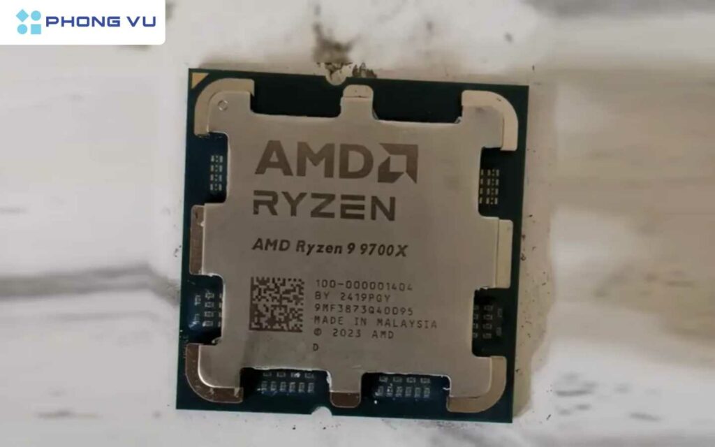 Bộ xử lý Ryzen 7 9700X bị in nhầm thành Ryzen 9 9700X (ảnh: BiliBili)