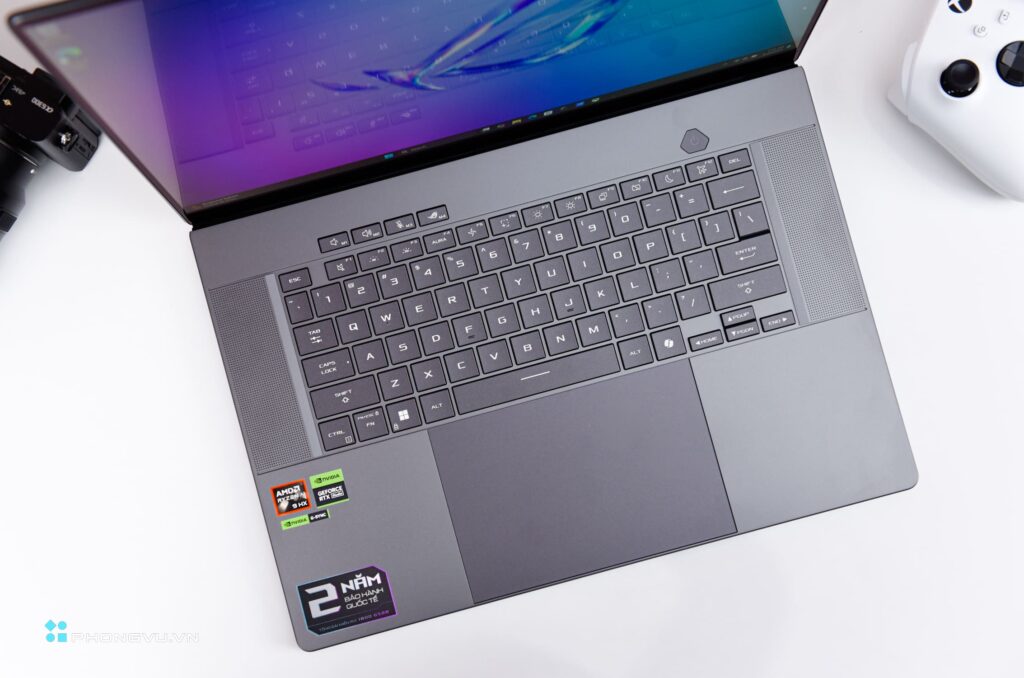 ROG Zephyrus G16 GA605 với hành trình phím 1.7mm mang đến cảm giác gõ nhạy và êm ái