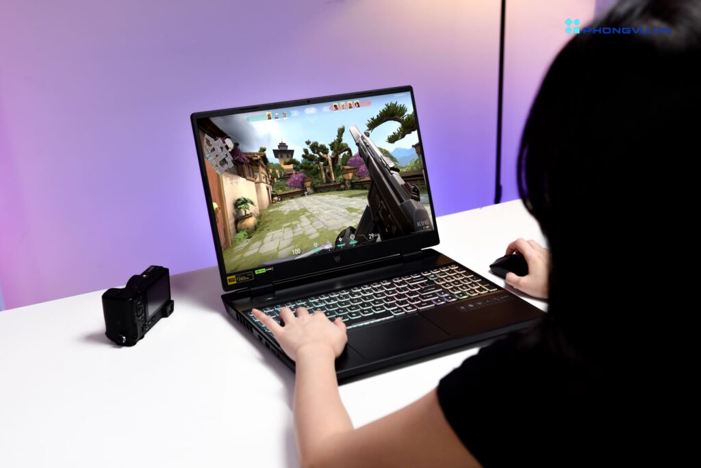 Acer Predator Helios Neo PHN16-71-7460 như là một chiếc phi thuyền vậy