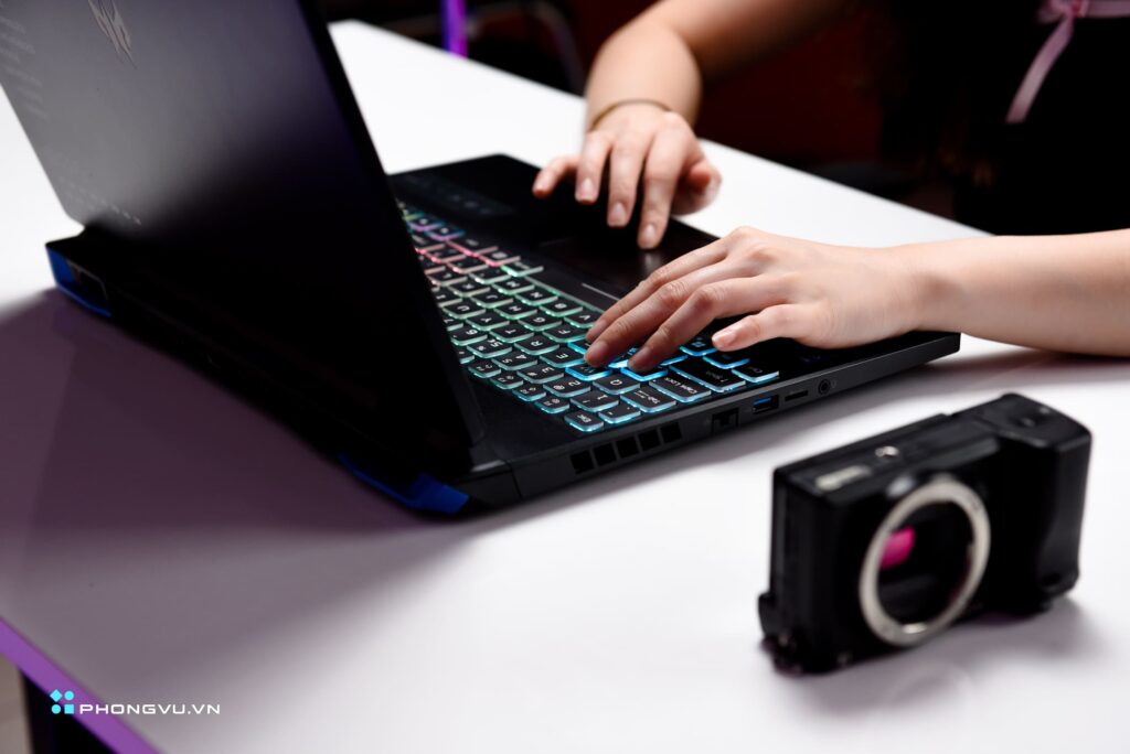 Chiếc Acer Predator Helios Neo PHN16 thể hiện hiệu năng render quá ổn