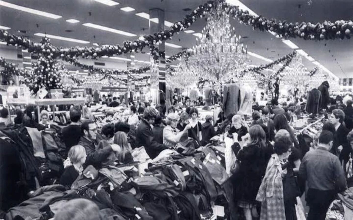 Black Friday 2025 là ngày nào? Còn bao nhiêu ngày nữa đến Black Friday 2025? 2 Lịch sử của ngày Black Friday