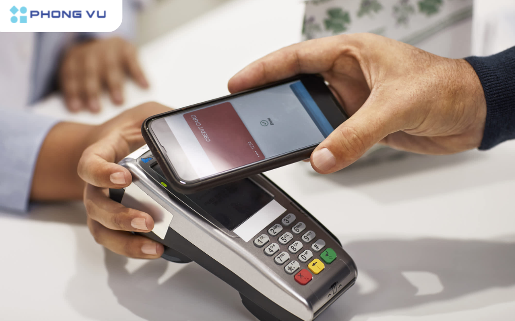 NFC (Near Field Communication - Giao tiếp tầm gần) là công nghệ cho phép hai thiết bị điện tử giao tiếp không dây khi chúng ở gần nhau