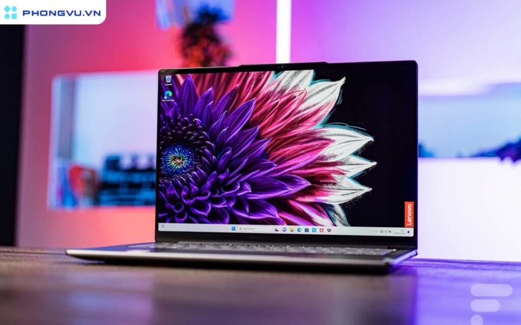 Tên gọi "Yoga" không chỉ tượng trưng cho sự dẻo dai mà còn thể hiện khả năng chuyển đổi linh hoạt của dòng máy này