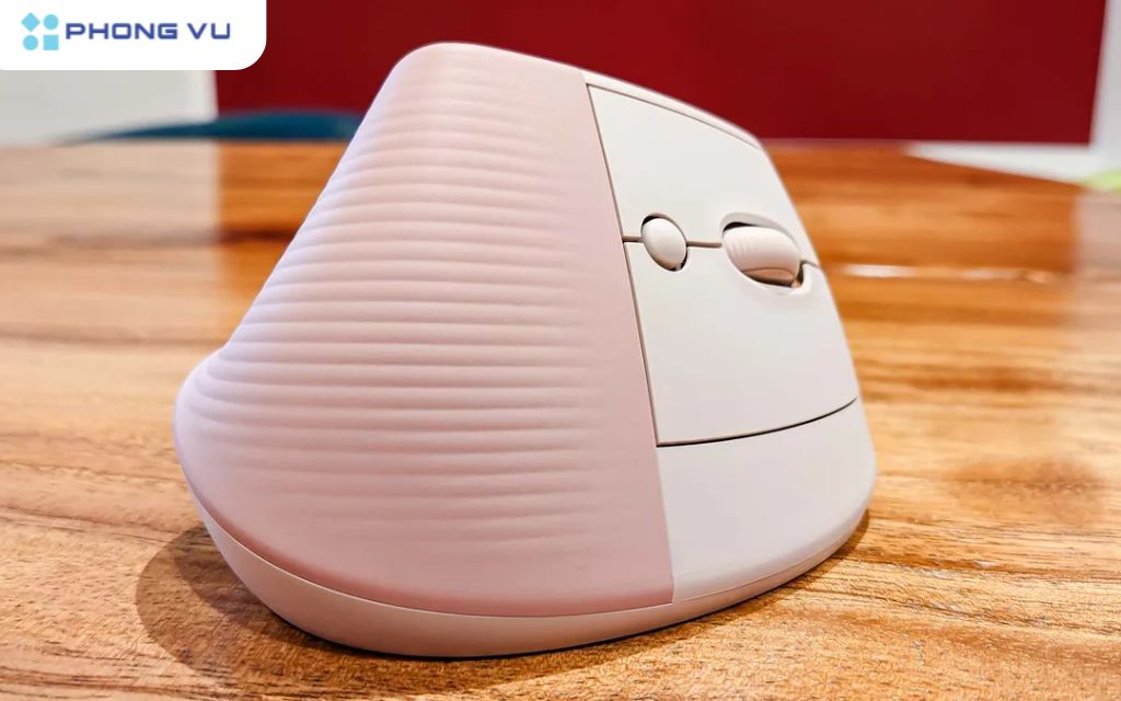 Logitech Lift Vertical là cách hoàn hảo để nâng cao tính công thái học mà không cần thêm một dây dẫn nào vào bàn làm việc của bạn