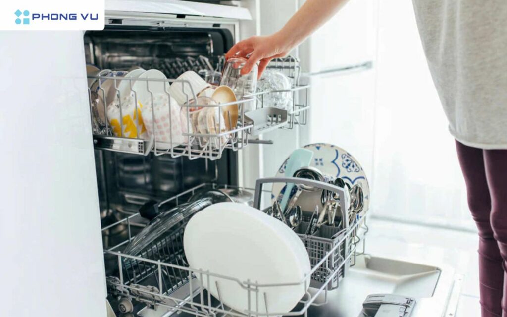 Đón năm mới, bếp thêm xinh | Sắm máy rửa chén Hafele, nhận ngay quà xịn 1 chuong trinh mua bep rua chen