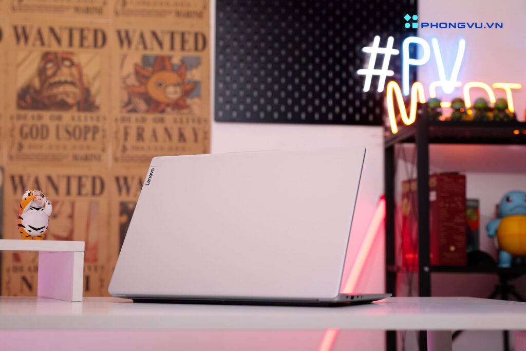 Nhìn chung thì chiếc laptop AI Lenovo Ideapad Slim 5 16IMH9 khá mỏng nhẹ