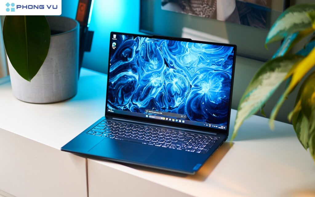 Yoga Pro 7 được thiết kế để phục vụ nhu cầu đa dạng của các chuyên gia sáng tạo và các lĩnh vực chuyên biệt.