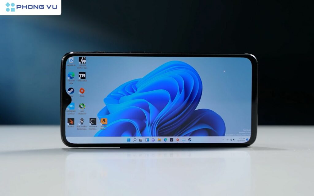 Việc cài đặt Windows 11 dành cho nền tảng ARM lên smartphone không chỉ chứng minh khả năng công nghệ vượt bậc mà còn mở ra tiềm năng biến điện thoại thành một thiết bị PC bỏ túi.