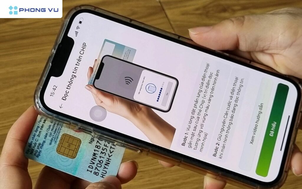 Quét dữ liệu trên CCCD để thu thập sinh trắc học