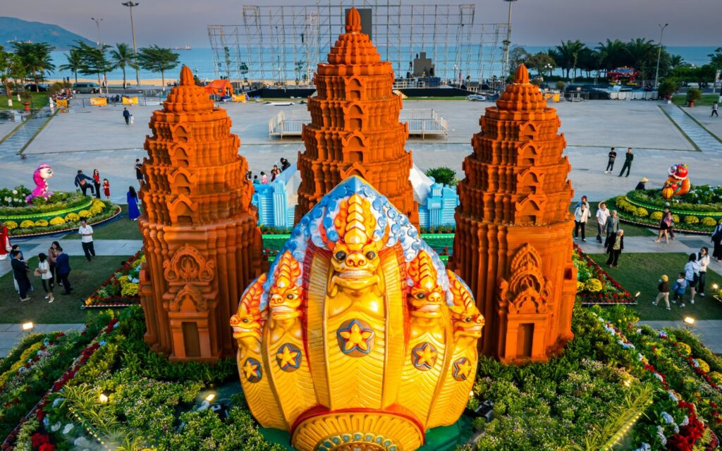 Rắn thần Naga 5 đầu