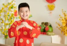 Những điều nên làm và kiêng kỵ ngày mùng 3 Tết bạn cần lưu ý Chúc Tết nhau vào ngày mùng 3 Tết
