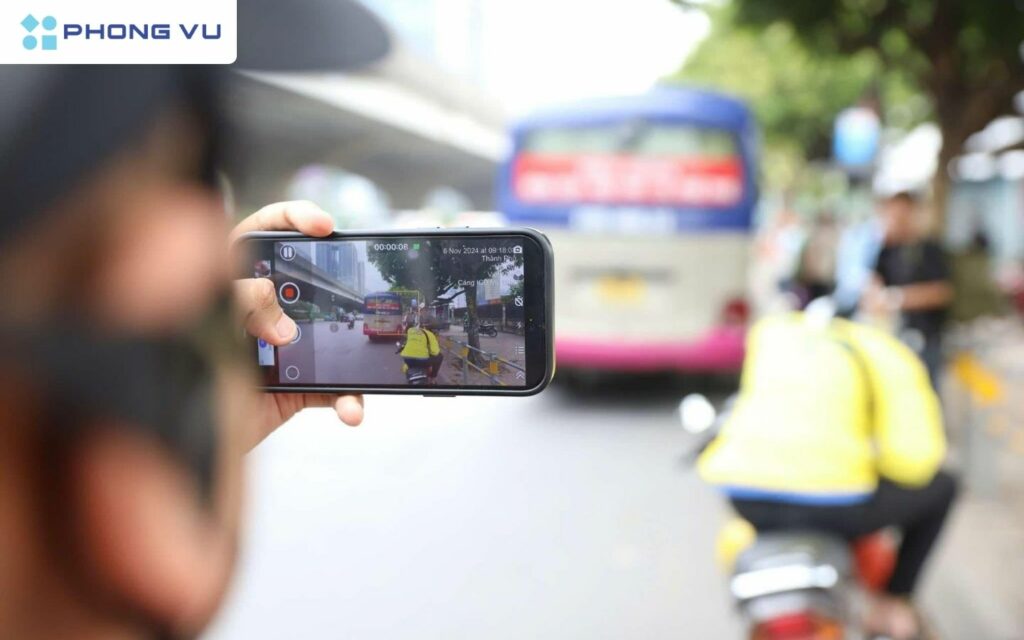 Cách gửi ảnh, gửi clip phản ánh vi phạm giao thông cho công an bằng VNeTraffic từ 1/1/2025 1 Từ ngày 01/01/2025, tố cáo vi phạm giao thông nhận thưởng đến 5 triệu đồng