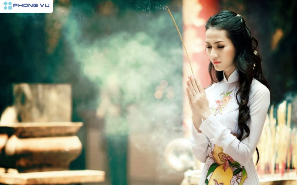 Đi chùa cầu tình duyên cho năm mới