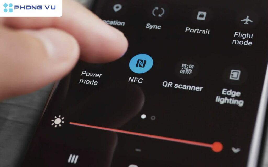 Ấn mở ứng dụng hỗ trợ đọc NFC. 