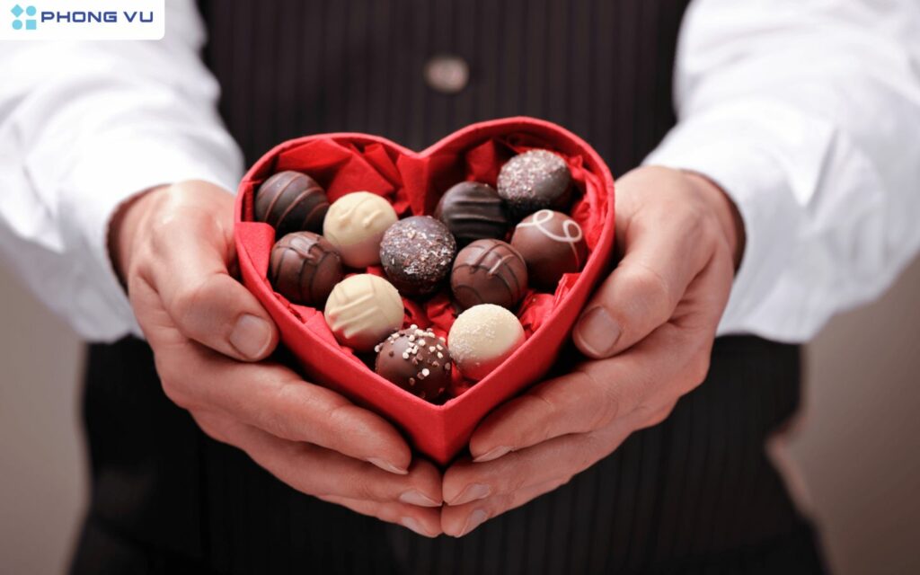 14/2 là Valentine trắng hay đen? Phân biệt Valentine đỏ, trắng, đen 4 Tặng socola vào Ngày Lễ Tình Nhân là hành động rất ý nghĩa