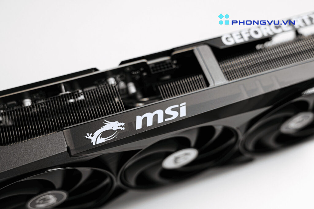 Đánh giá card đồ họa MSI RTX 5090 32G GAMING TRIO OC 2 card man hinh vga msi rtx 5090 32g gaming trio oc 1