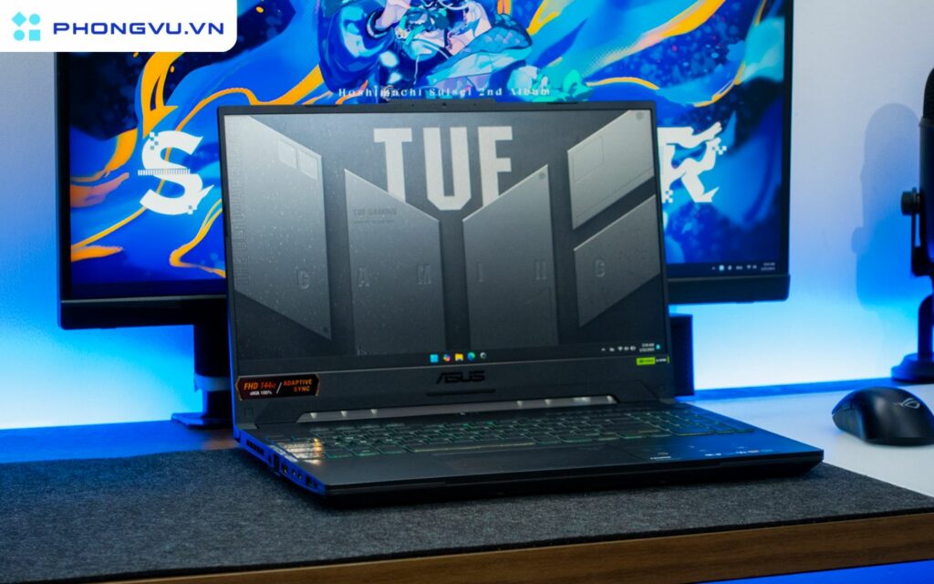 ASUS TUF Gaming A15 vẫn đảm bảo tính di động với trọng lượng chỉ khoảng 2.1kg