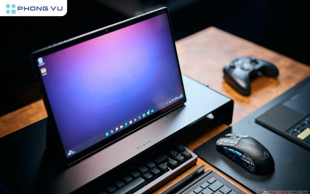 Asus trang bị cho ROG Flow Z13 (GZ302EA) màn hình IPS kích thước 13.4 inch, độ phân giải WQHD (2560 x 1600 pixel), tỷ lệ 16:10