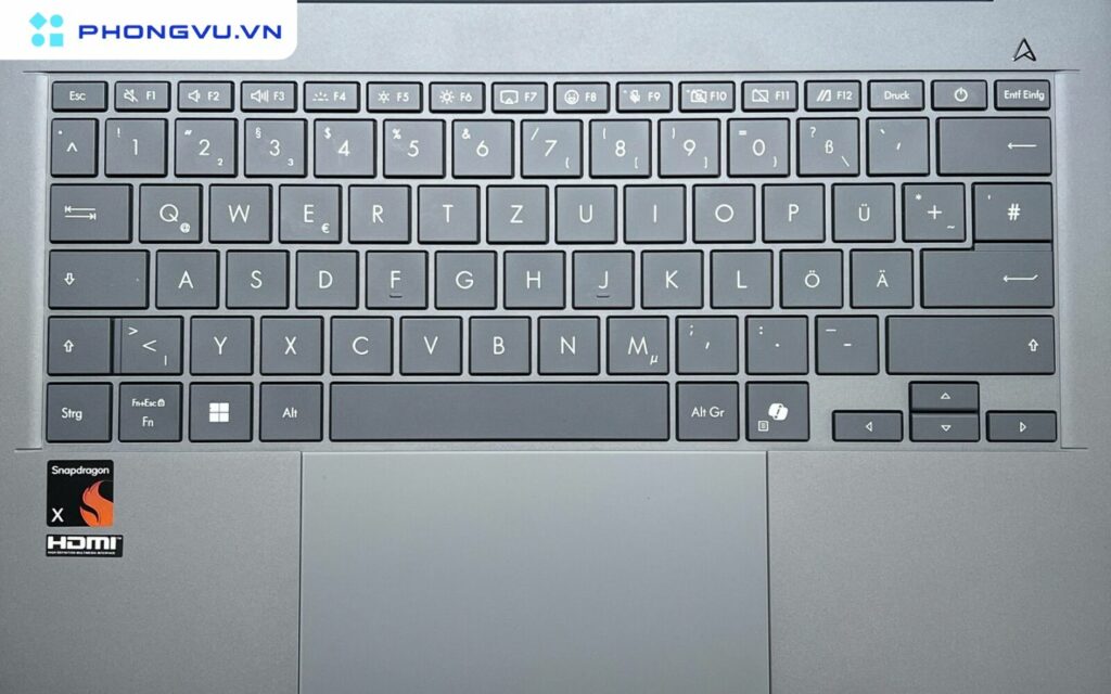 Cảm giác gõ trên Zenbook A14 cũng không thực sự tốt như các mẫu Zenbook khác, hơi "spongy" và thiếu độ nảy