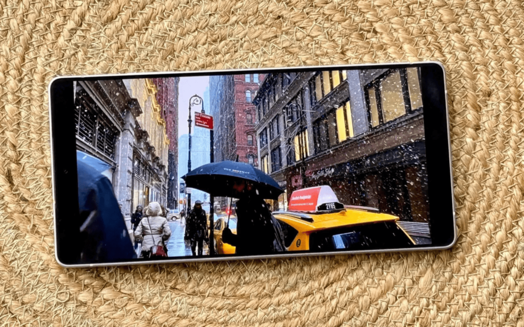 Galaxy S25 Ultra sở hữu màn hình Dynamic AMOLED 2X kích thước 6.9 inch, độ phân giải QHD+