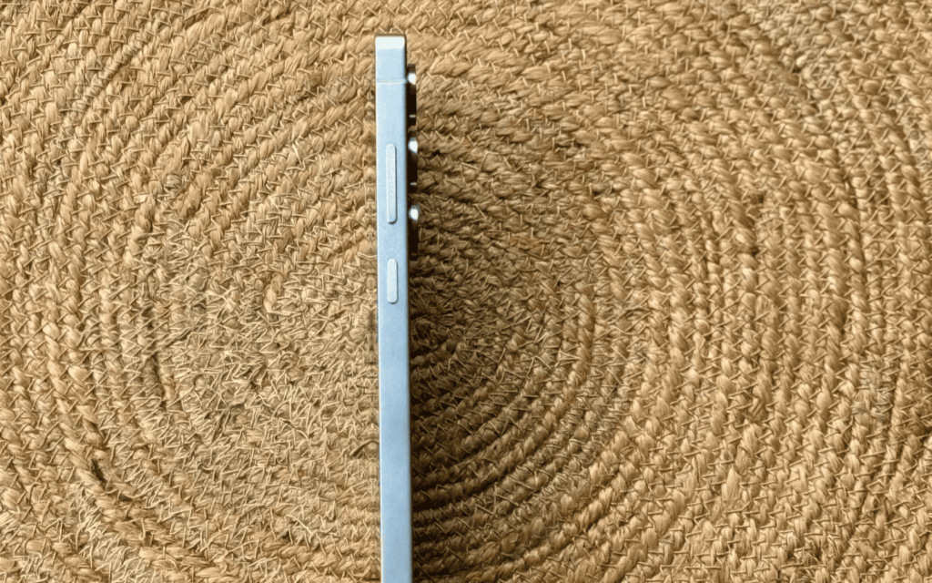 Samsung vẫn trang bị cho chiếc Samsung Galaxy S25 Ultra khung viền được làm từ titanium