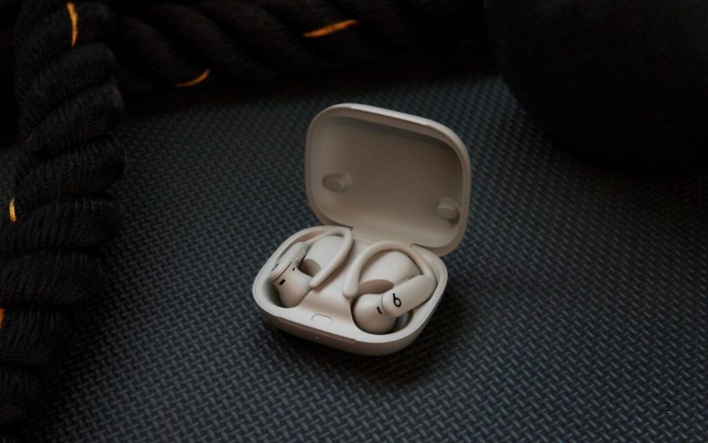 Apple ra mắt tai nghe Powerbeats Pro 2: Chip H2, chống ồn chủ động, giá 6,3 triệu đồng 1 Tai nghe Powerbeats Pro 2