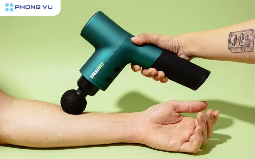 Sau một ngày làm việc căng thẳng, một chiếc máy massage sẽ giúp nàng thư giãn và giảm bớt căng thẳng