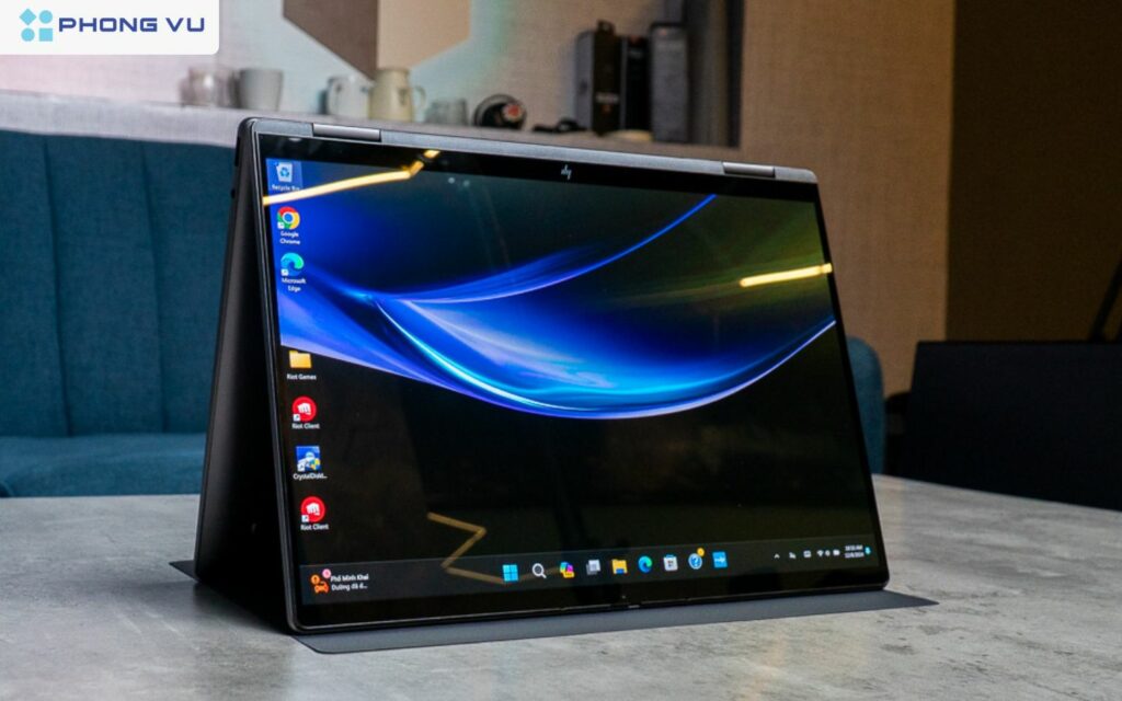 HP Envy X360 14-fa0047AU tiếp tục được trang bị bộ vi xử lý AMD Ryzen™ 7 8840HS mạnh mẽ, kết hợp với NPU AMD Ryzen™ AI 38 TOPs giúp tối ưu các tác vụ AI.