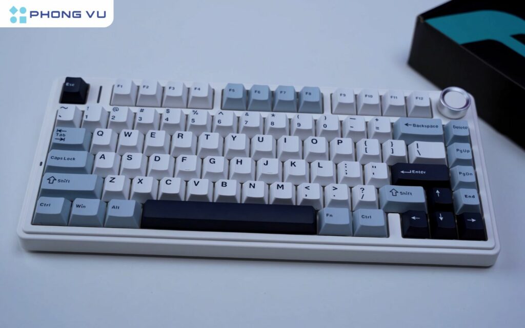 Bàn phím cơ AULA F75 thiết kế chắc chắn đến khó tin với vỏ nhựa dày và cấu trúc không ốc vít